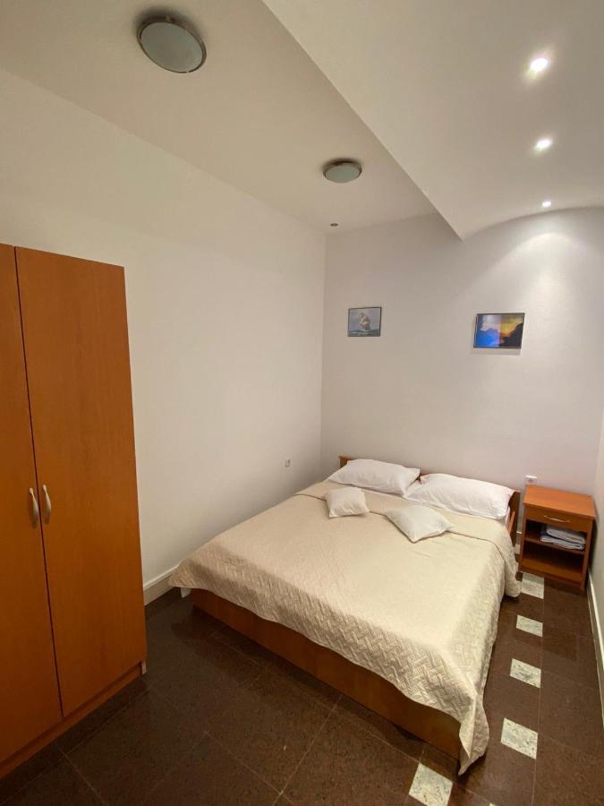 Blue Wave Apartments Turanj Exterior photo